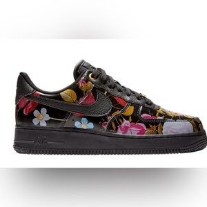 NWT - 2019 Women’s Nike Air Force 1 Low “Floral” US W Size 8 DEADSTOCK
